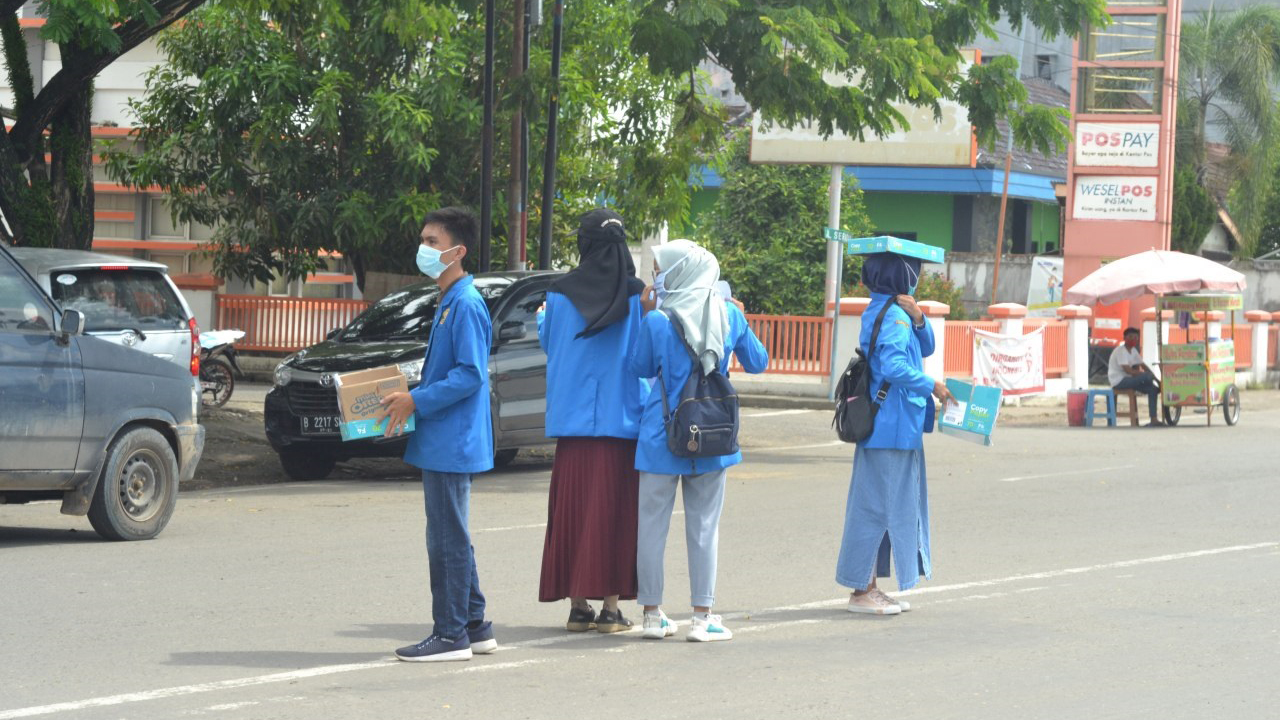 Mahasiswa STIE Serasan Muara Enim Galang Dana