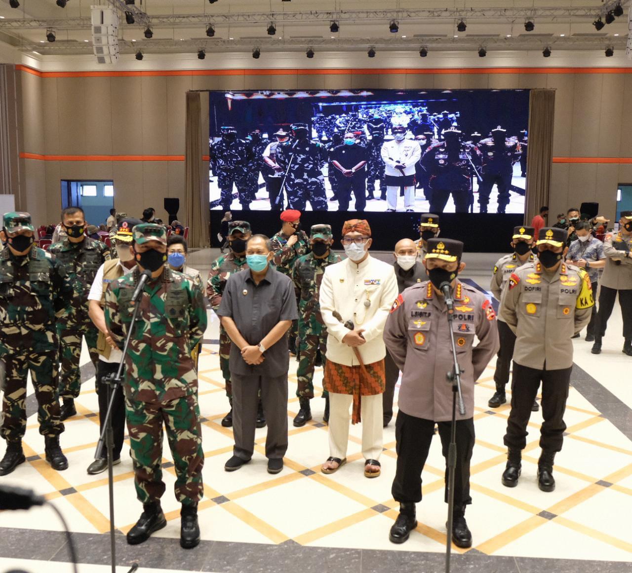 Panglima-TNI-dan-Kapolri-di-Bandung-www.humas_.polri_.go_.id_