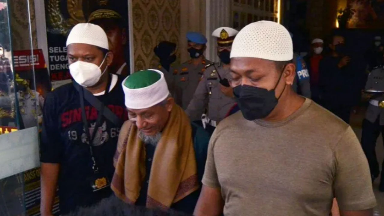 Polisi Tangkap Pimpinan Khilafatul Muslimin
